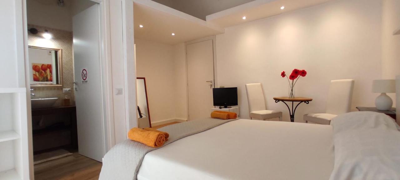 Living Cagliari Bed & Breakfast Bagian luar foto